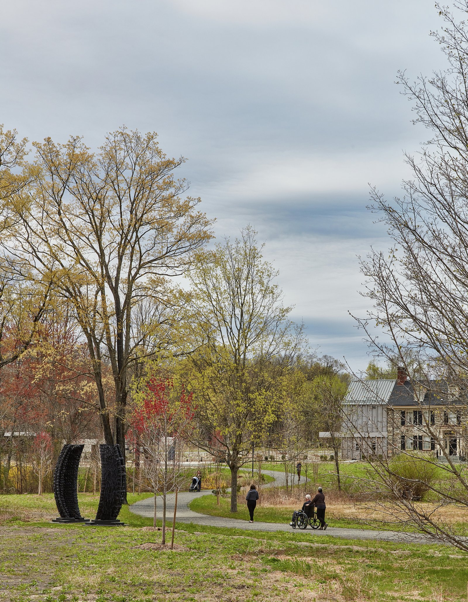An entrance path connects the Outdoor Lobby and visitor pavilions to Storm King’s grounds.